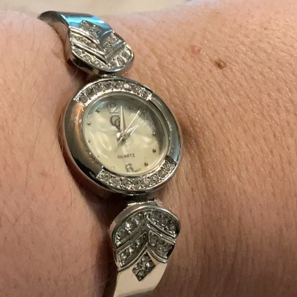 Silver Crystal Accent Women's Bracelet Watch - Gold Coast GC Quartz Japan